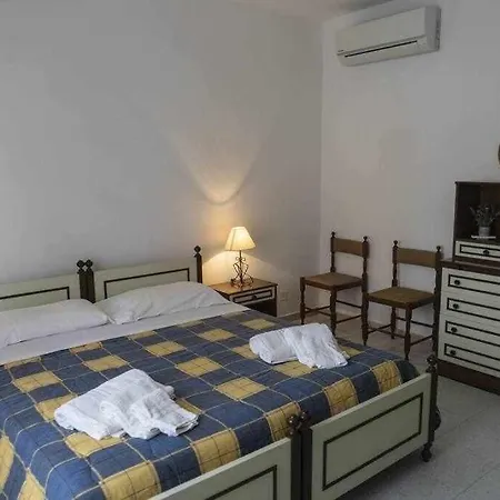 A 200 Metri Dal Mare Orata Casa de Férias *